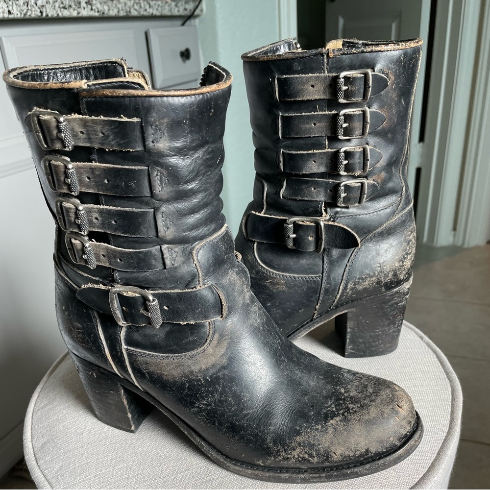 Frye boots sz 7.5 worn once
